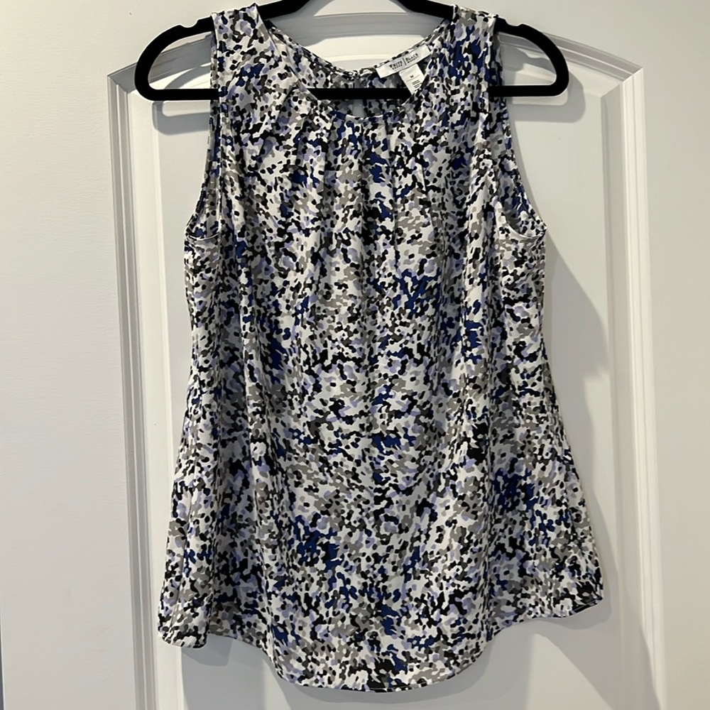 White House Black Market Sleeveless Blouse, Medium